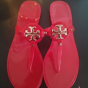 Tory Burch red y